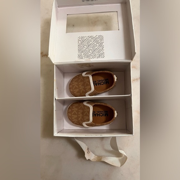 Michael Kors Infant Size One Slip On Monogram Print Beige Sneakers With Box - Picture 7 of 10